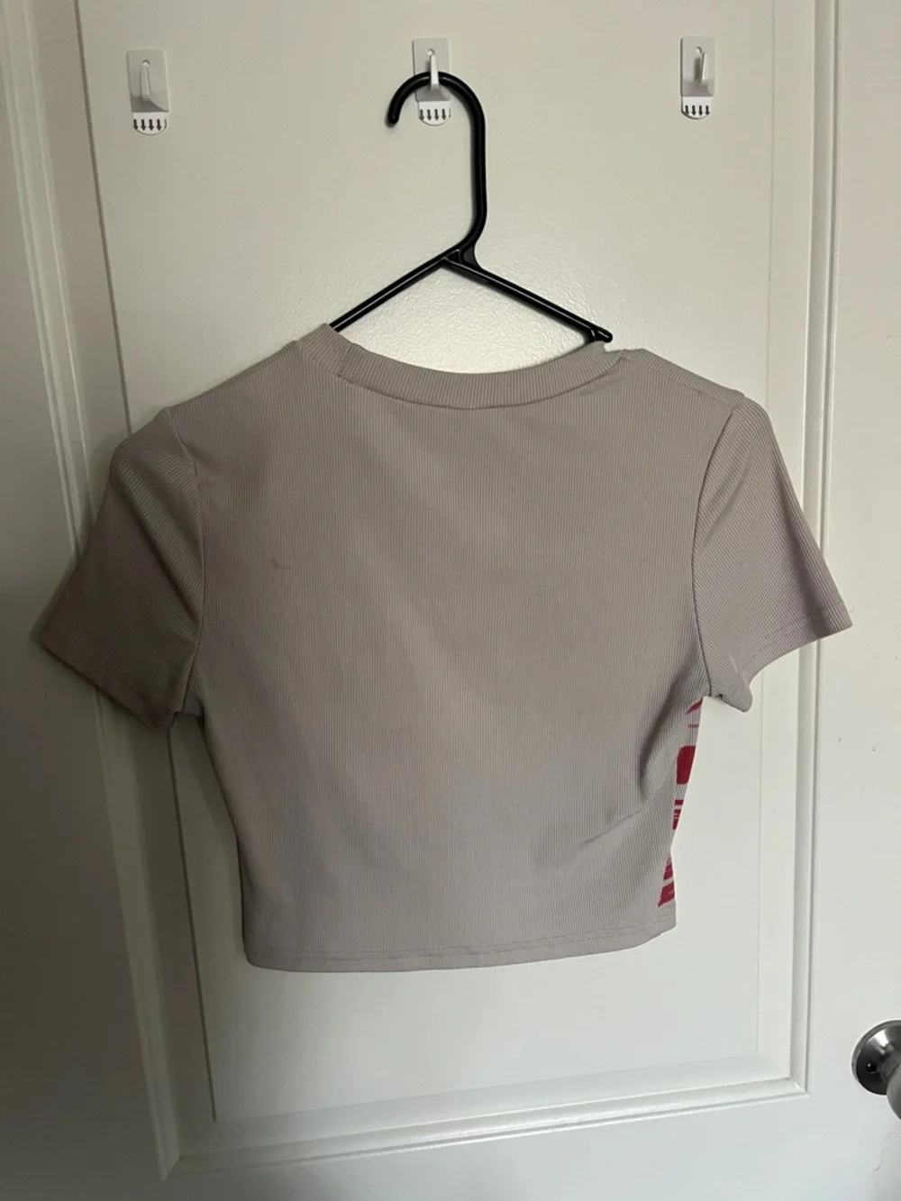 SHEIN Taupe Crop Tee with Red Side Print - Picture 2 of 2